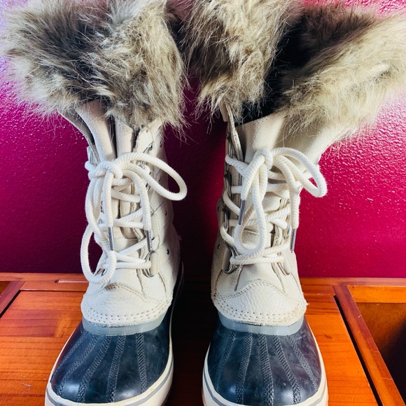 SOREL Waterproof , Insulated Suede Boots Womens Sz  7.5 Taupe /Black Joan of Arc - Picture 3 of 9